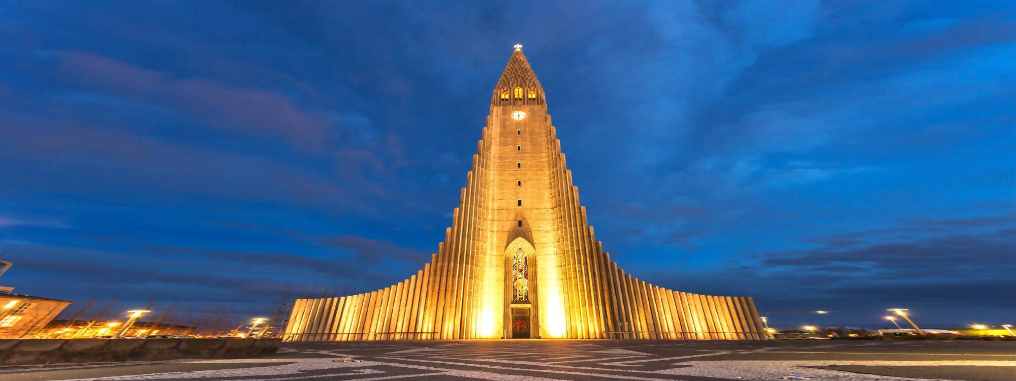 Die Hallgrimskirkja Kirche in der Hauptstadt Reykjavik - Island